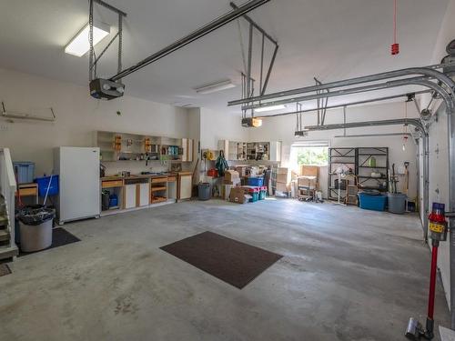 2631 Forsyth Drive, Penticton, BC - Indoor Photo Showing Garage