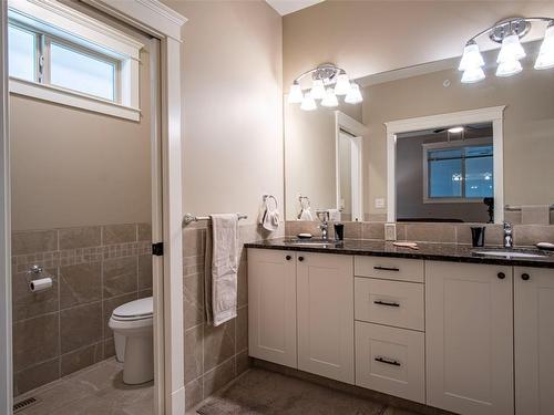 25-2444 York Avenue, Armstrong, BC - Indoor Photo Showing Bathroom