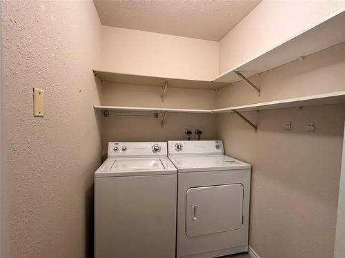 409-284 Yorkton Avenue, Penticton, BC - Indoor Photo Showing Laundry Room