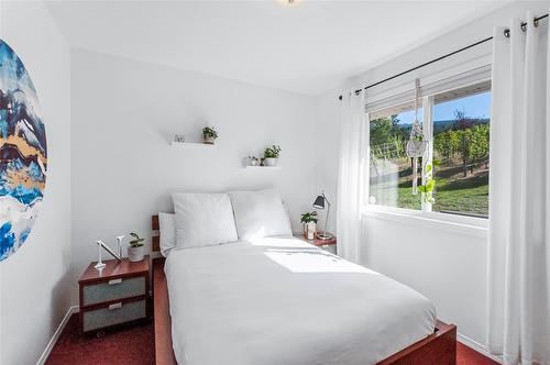 3260 Mckay Road, Naramata, BC - Indoor Photo Showing Bedroom