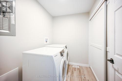 1 - 43 Mahony Avenue, Hamilton, ON - Indoor Photo Showing Laundry Room