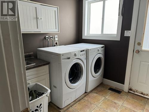 16 Tutu Avenue, Mackenzie, BC - Indoor Photo Showing Laundry Room