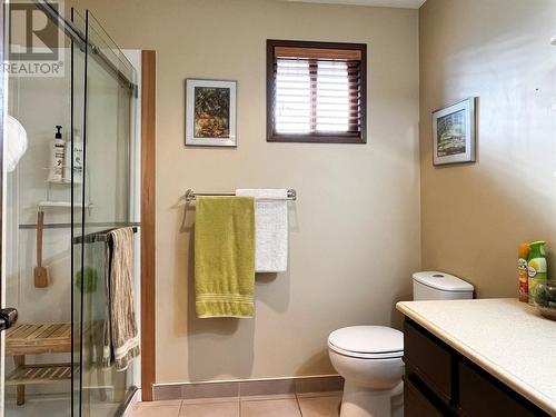 8517 Primrose Lane, Osoyoos, BC - Indoor Photo Showing Bathroom
