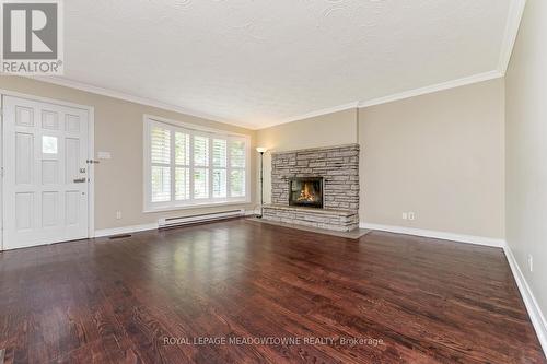9227 Sixth Line, Halton Hills, ON - Indoor Photo Showing Living Room With Fireplace