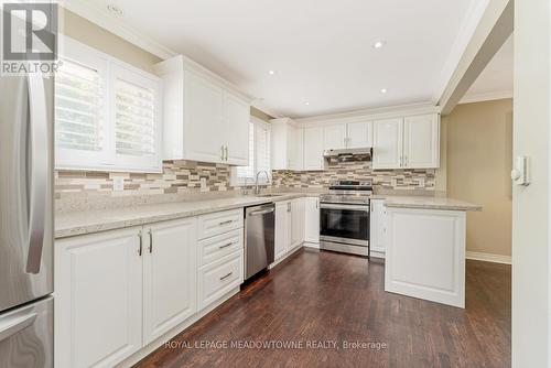 9227 Sixth Line, Halton Hills, ON - Indoor Photo Showing Kitchen With Stainless Steel Kitchen With Upgraded Kitchen