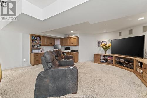 214 Crystal Bay, Amherstburg, ON - Indoor Photo Showing Living Room