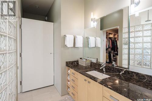 616 Saskatchewan Crescent E, Saskatoon, SK - Indoor Photo Showing Bathroom