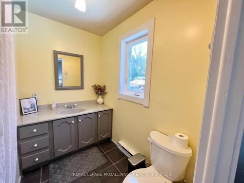 133 Shannonville Rd, Tyendinaga, ON - Indoor Photo Showing Bathroom