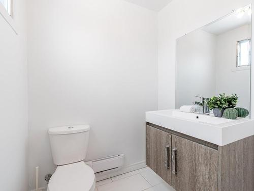 Powder room - 3620 Place Benoit, Brossard, QC - Indoor Photo Showing Bathroom