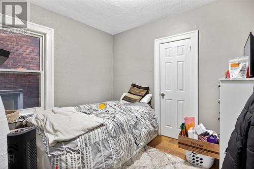 693-695 Partington, Windsor, ON - Indoor Photo Showing Bedroom