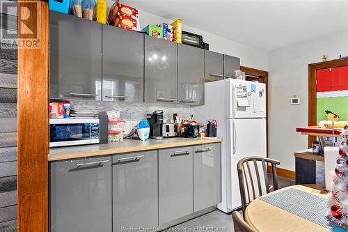 693-695 Partington, Windsor, ON - Indoor Photo Showing Kitchen