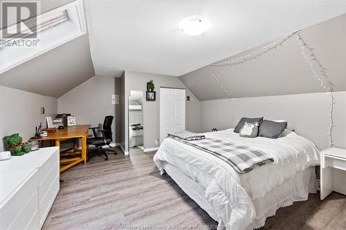 693-695 Partington, Windsor, ON - Indoor Photo Showing Bedroom