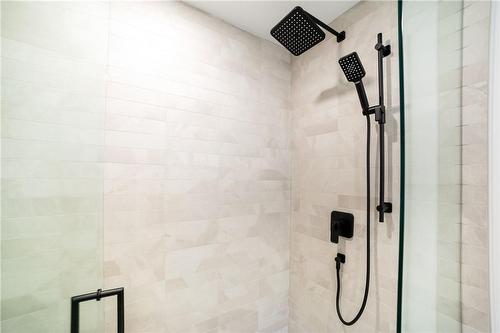 837 Danforth Place, Burlington, ON - Indoor Photo Showing Bathroom
