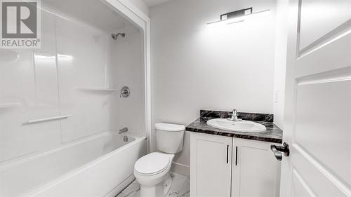 35 Lynch Place, St. John'S, NL - Indoor Photo Showing Bathroom