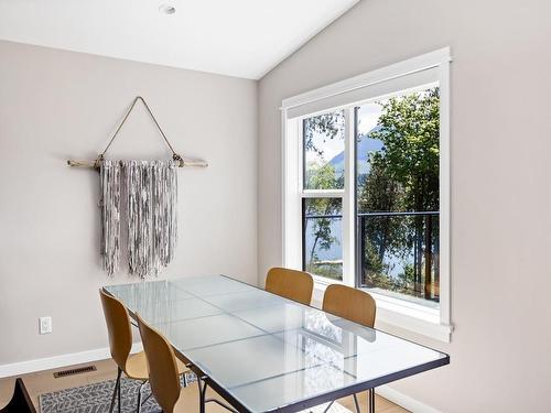 7050 Sha-Elum Dr, Lake Cowichan, BC - Indoor Photo Showing Dining Room