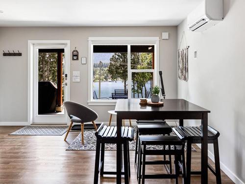 7050 Sha-Elum Dr, Lake Cowichan, BC - Indoor Photo Showing Dining Room