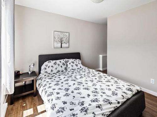 7050 Sha-Elum Dr, Lake Cowichan, BC - Indoor Photo Showing Bedroom