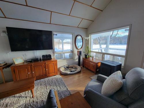 Salon - 450 4E Rang S., Lac-Simon, QC - Indoor Photo Showing Living Room