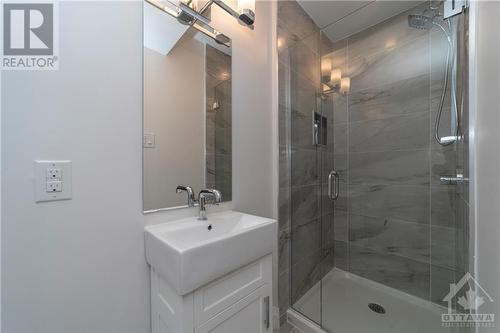37 Bachman Terrace, Ottawa, ON - Indoor Photo Showing Bathroom