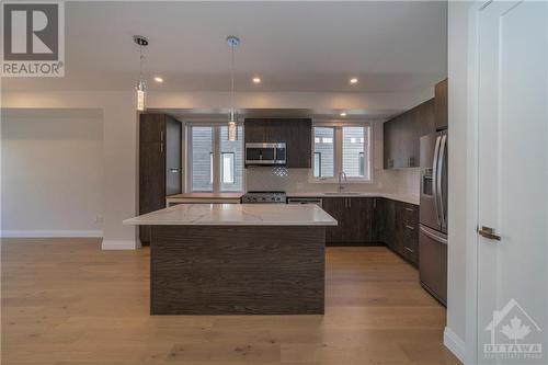 37 Bachman Terrace, Ottawa, ON - Indoor Photo Showing Kitchen With Upgraded Kitchen