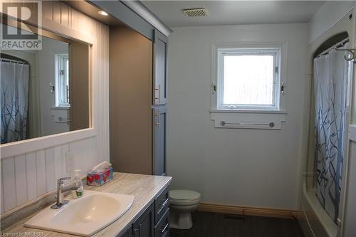 117 East Road, Northern Bruce Peninsula, ON - Indoor Photo Showing Bathroom