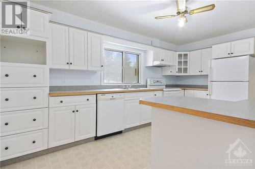 2508 Rideau Ferry Road, Perth, ON - Indoor Photo Showing Kitchen With Double Sink