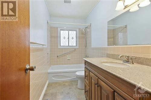 2508 Rideau Ferry Road, Perth, ON - Indoor Photo Showing Bathroom