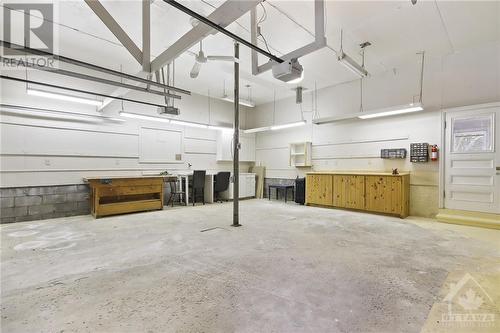 Spacious garage/workshop - 2508 Rideau Ferry Road, Perth, ON - Indoor Photo Showing Garage