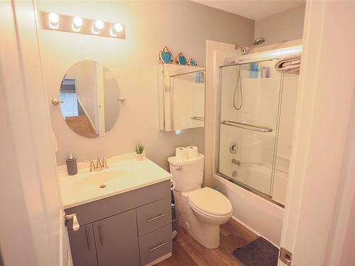15-9130 Granville St, Port Hardy, BC - Indoor Photo Showing Bathroom