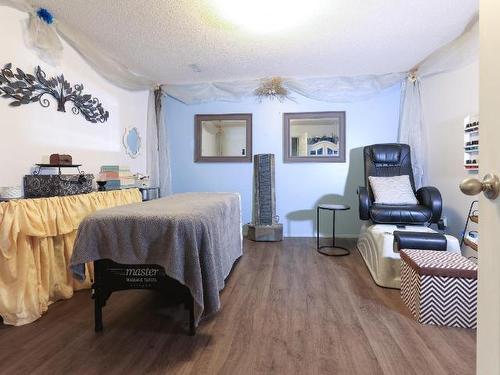 102 Pine Ridge Road, Lillooet, BC - Indoor Photo Showing Bedroom