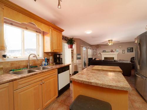1927 Sage Place, Merritt, BC - Indoor Photo Showing Kitchen With Double Sink