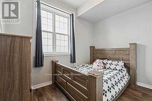 58 Beverly St, Cambridge, ON - Indoor Photo Showing Bedroom