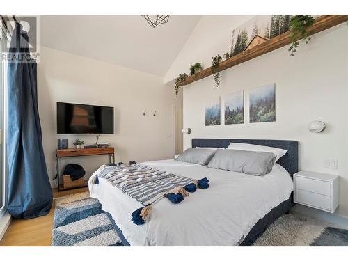 460 Feathertop Way, Big White, BC - Indoor Photo Showing Bedroom