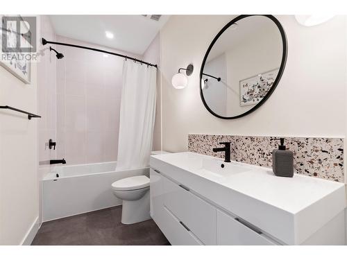 460 Feathertop Way, Big White, BC - Indoor Photo Showing Bathroom