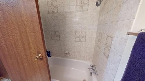 317 - 501 Elk Street, Elkford, BC - Indoor Photo Showing Bathroom