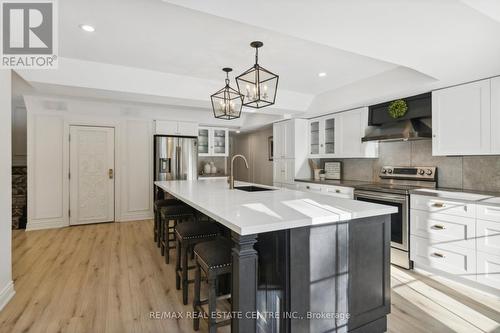 514369 2Nd Line, Amaranth, ON - Indoor Photo Showing Kitchen With Upgraded Kitchen