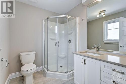 165 Darquise Street, Rockland, ON - Indoor Photo Showing Bathroom