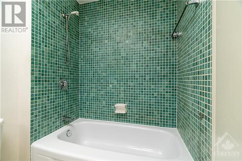 373 Laurier Avenue E Unit#301, Ottawa, ON - Indoor Photo Showing Bathroom