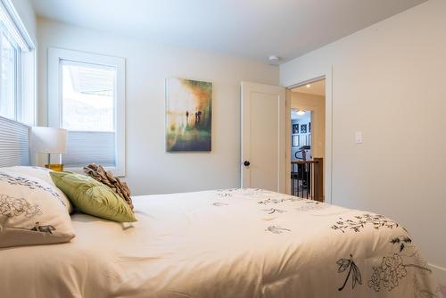 740 Prairie South Road, Castlegar, BC - Indoor Photo Showing Bedroom