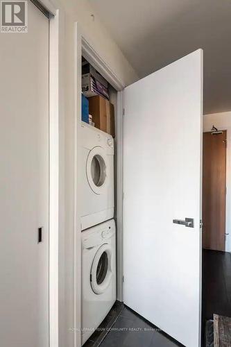 #408 -783 Bathurst St, Toronto, ON - Indoor Photo Showing Laundry Room