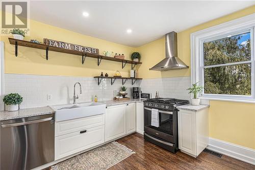 1053 Matheson Drive, Smiths Falls, ON - Indoor Photo Showing Kitchen With Double Sink With Upgraded Kitchen