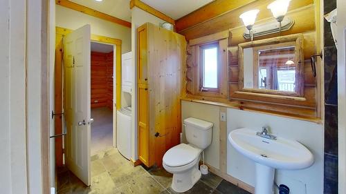 735 304Th Street, Kimberley, BC - Indoor Photo Showing Bathroom