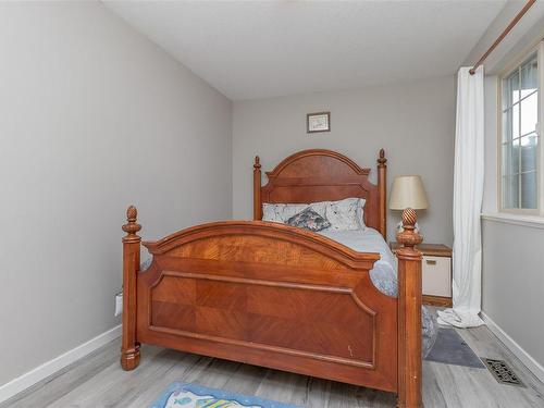 4712 Shell Beach Rd, Ladysmith, BC - Indoor Photo Showing Bedroom