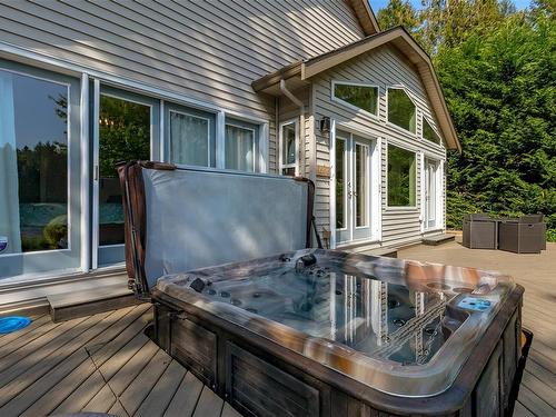 4712 Shell Beach Rd, Ladysmith, BC - Outdoor With Deck Patio Veranda With Exterior