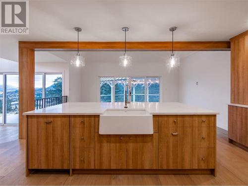 2632 Forsyth Drive, Penticton, BC - Indoor Photo Showing Kitchen