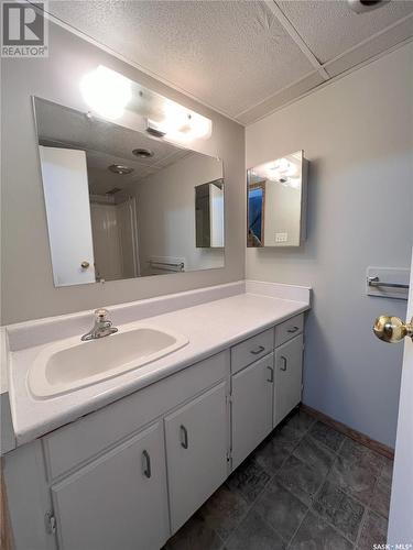 9043 Panton Avenue, North Battleford, SK - Indoor Photo Showing Bathroom