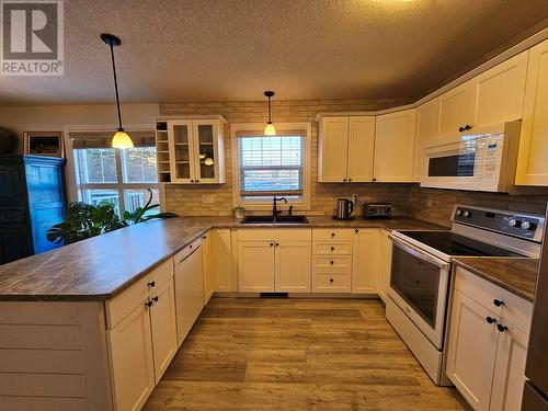 5306 49 Street, Pouce Coupe, BC - Indoor Photo Showing Kitchen