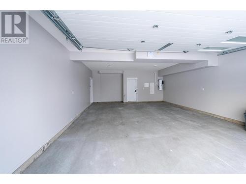 2852 Canyon Crest Drive, West Kelowna, BC - Indoor Photo Showing Garage