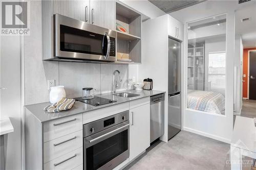 256 Rideau Street Unit#2607, Ottawa, ON - Indoor Photo Showing Kitchen With Upgraded Kitchen