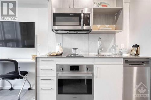 256 Rideau Street Unit#2607, Ottawa, ON - Indoor Photo Showing Kitchen With Upgraded Kitchen